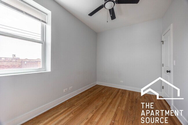 Building Photo - 4011 N Lowell Ave