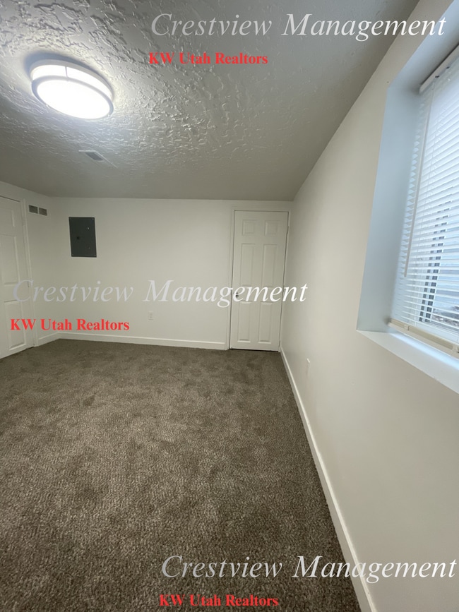 Building Photo - Martin Triplex