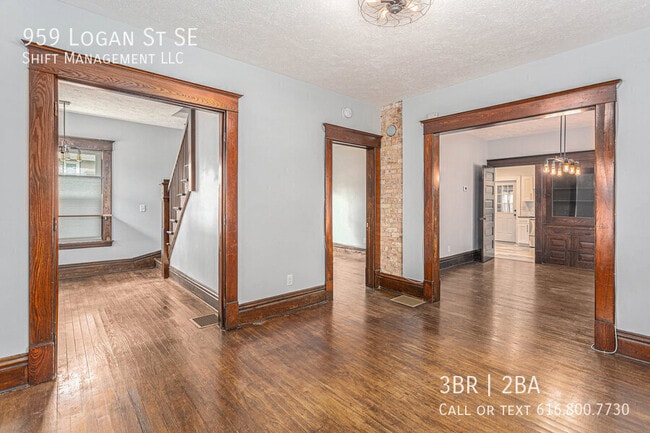 Building Photo - 959 Logan St SE