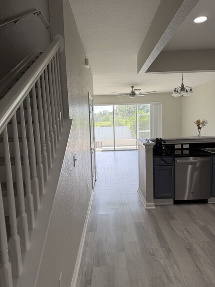 Building Photo - 4500 SW 52nd Cir