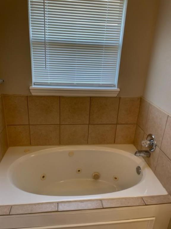 Building Photo - 1405 Sunrise Dr