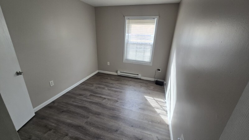 Building Photo - 405 Littleton Ave