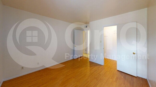 Building Photo - 1600 N Wilmot Rd
