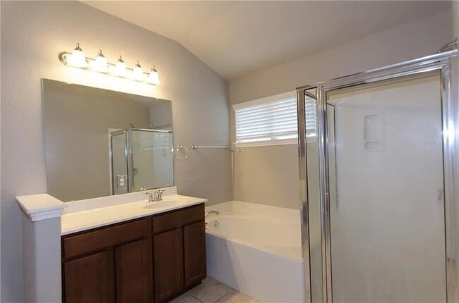 Building Photo - 3101 Davis Ln