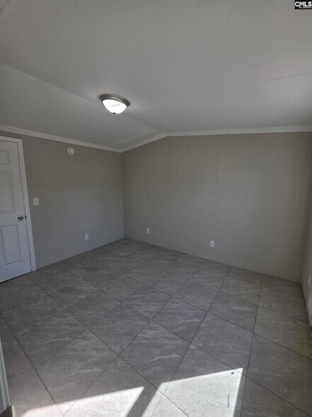 Building Photo - 714 Windy Rd