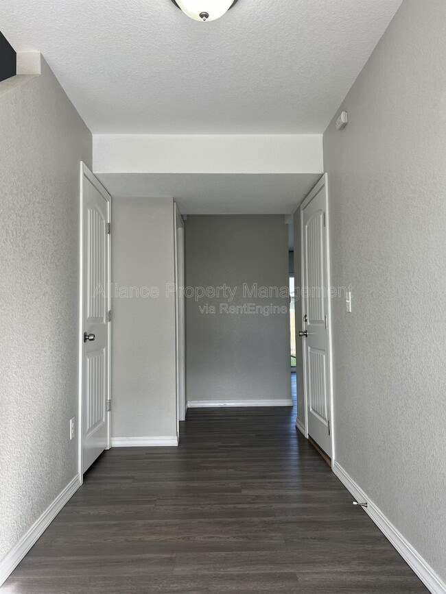 Building Photo - 7470 Grand Valley Dr