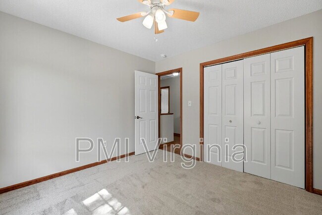 Building Photo - 932 Nugent Dr