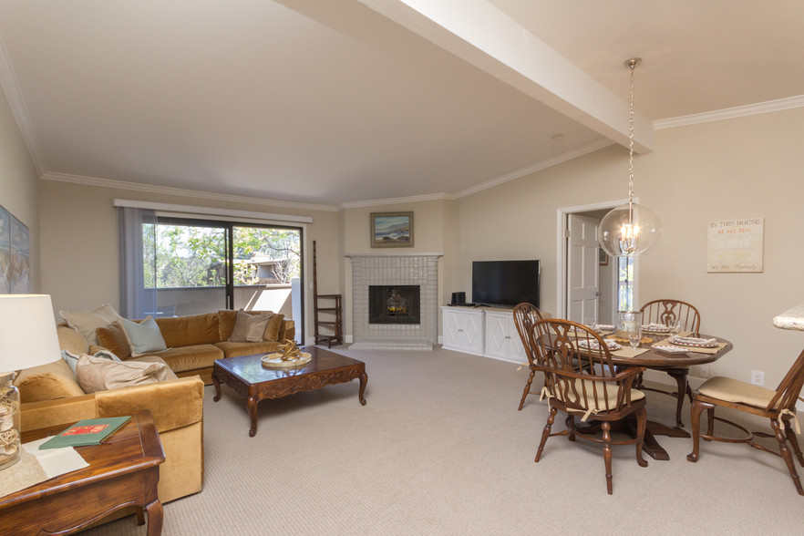 Living room/sleepersofa/2nd balcony - 8840 Villa La Jolla Dr