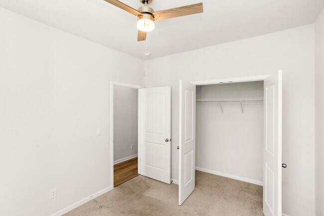 Building Photo - Newer Beautiful 3 Bed 2.5 Bath!