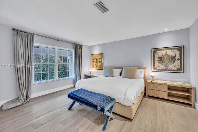 Building Photo - 607 Melaleuca Ln