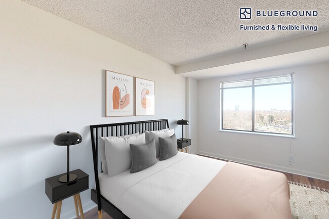 Building Photo - 2251 Pimmit Dr