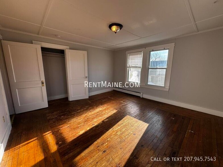 Building Photo - 131 College Ave