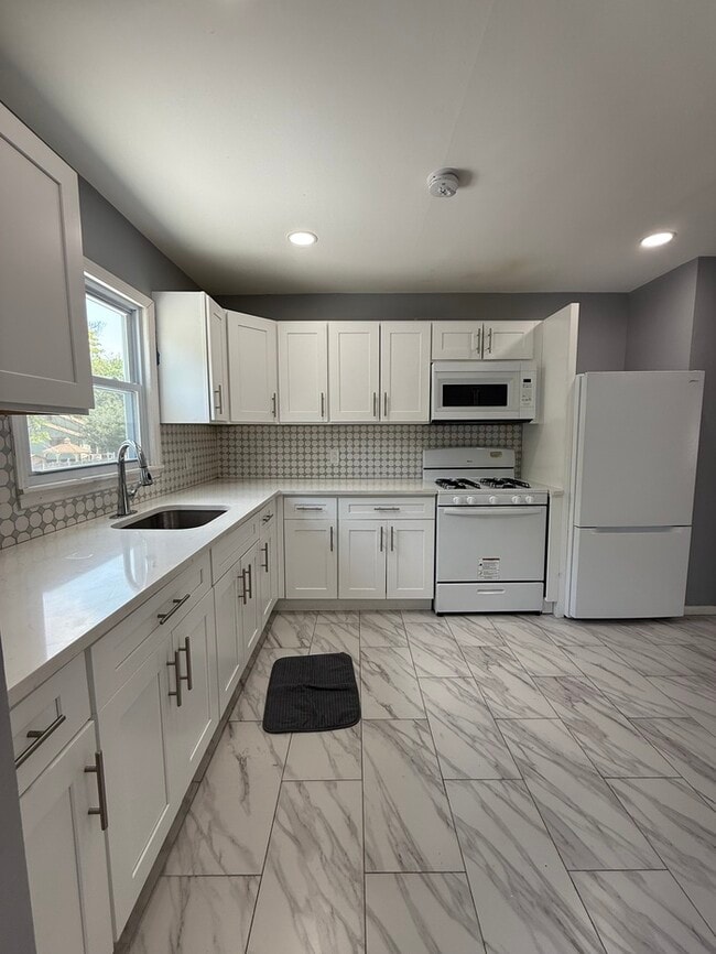 Building Photo - 309 Ellis Ct