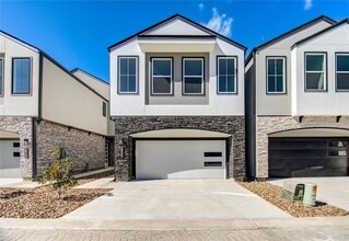 Building Photo - 2928 El Fenice Ln