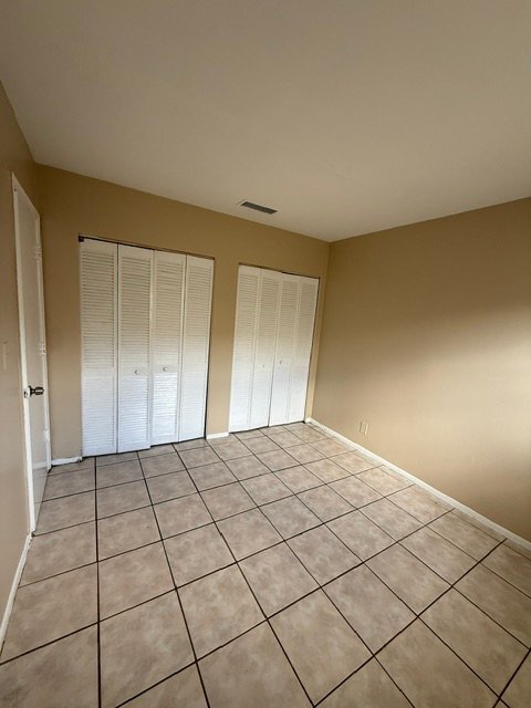 Building Photo - 3907 NW 30th Terrace