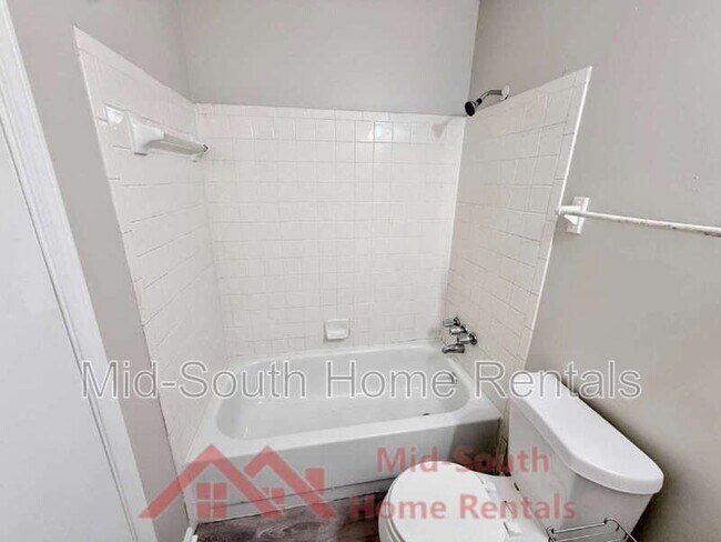 Building Photo - 3899 Kerwin Dr