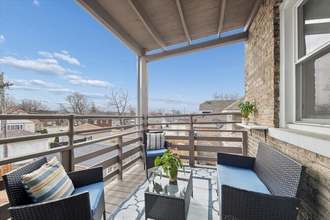 Building Photo - 1341 Ridgeland Ave