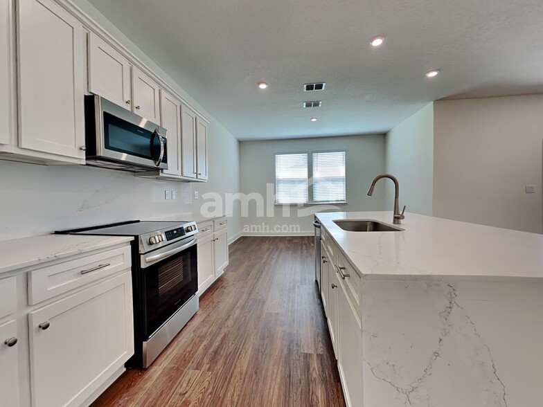 Building Photo - 340 Onate Cir
