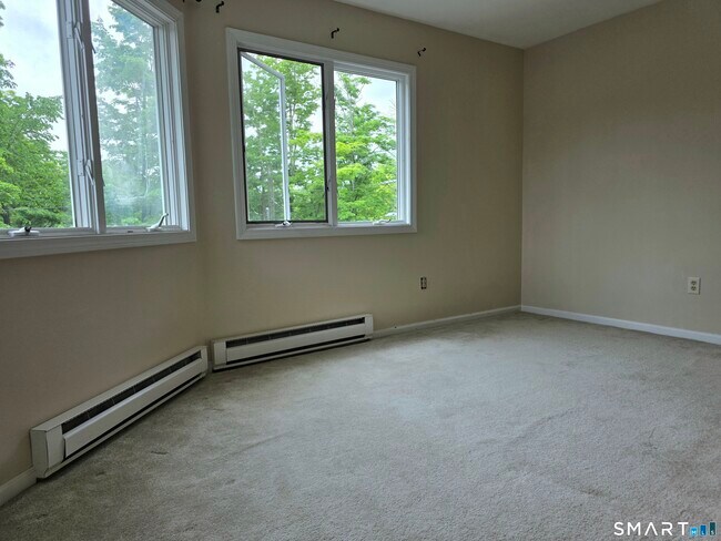 Building Photo - 19 Wadhams Ave
