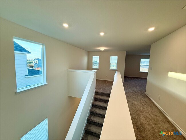 Building Photo - 433 Panther Pass