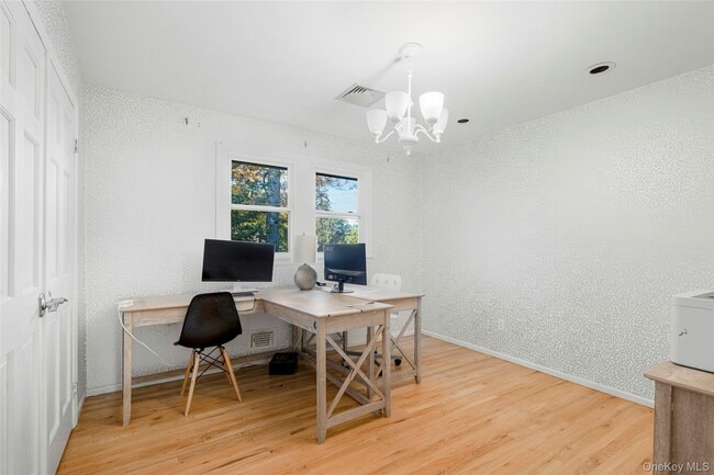 Building Photo - 10 Lundy Ln