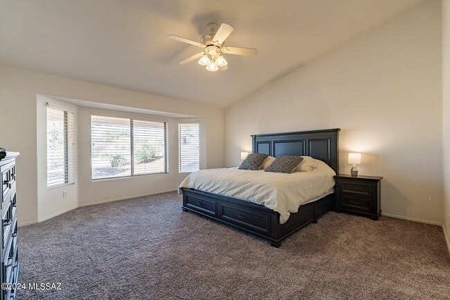 Building Photo - 36500 S Rock Crest Dr
