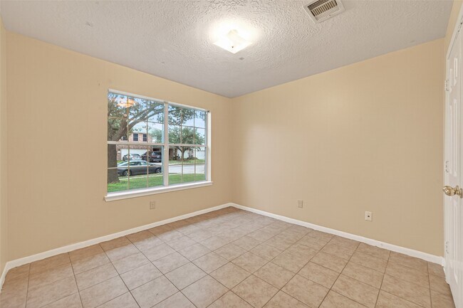 Building Photo - 19538 Billineys Park Dr