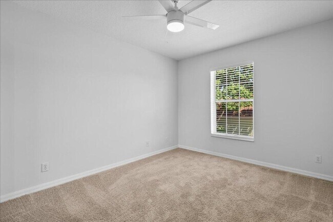 Building Photo - 5143 Elpine Way