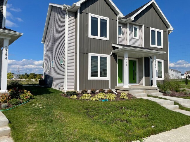 Building Photo - Newly built 2 bed / 2.5 bath townhouse in ...