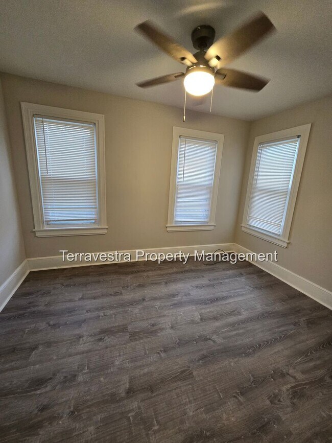 Building Photo - 321-323 South 5th Street