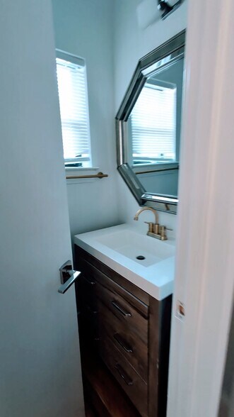 Building Photo - 4421 Eigel St