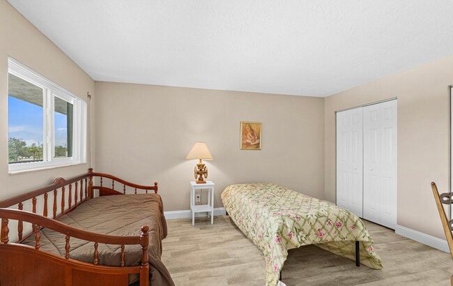 Building Photo - 250 S Sykes Creek Pky