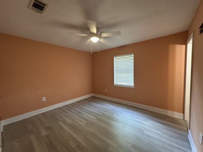 Building Photo - 1622 Espoir Dr