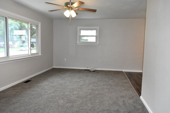 Building Photo - Remodeled 3 Bedroom Ranch