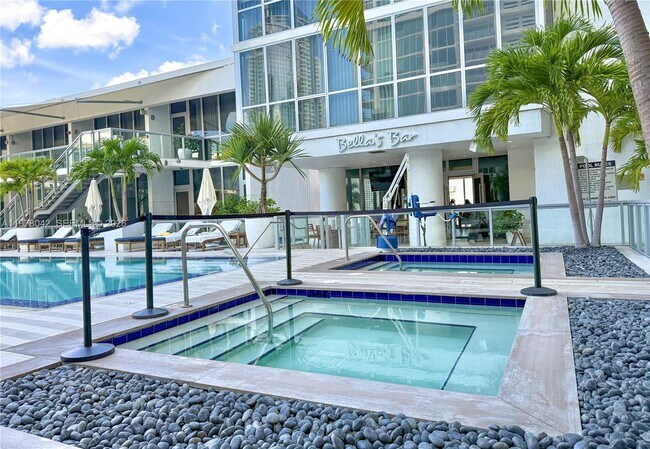 Building Photo - 1100 Biscayne Blvd