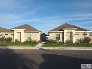 Building Photo - 518 Carlisle Ave