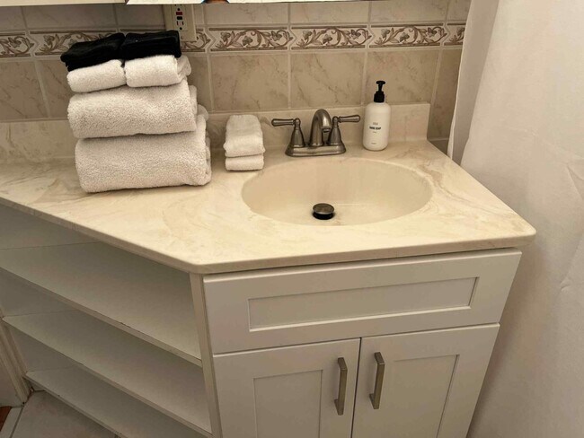 Building Photo - 5008 Onstad St