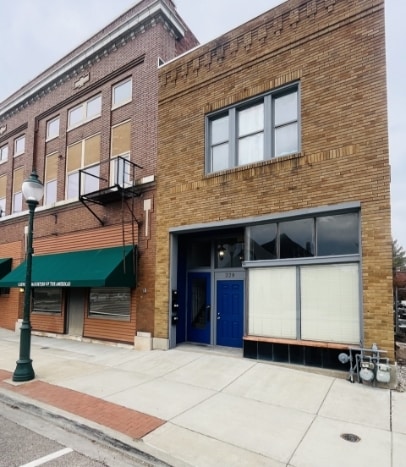 Building Photo - 328 E State St
