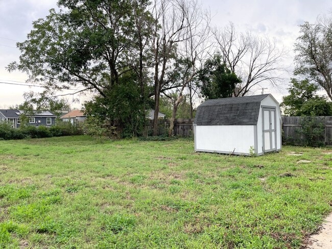 Building Photo - Affordable Two Bedroom