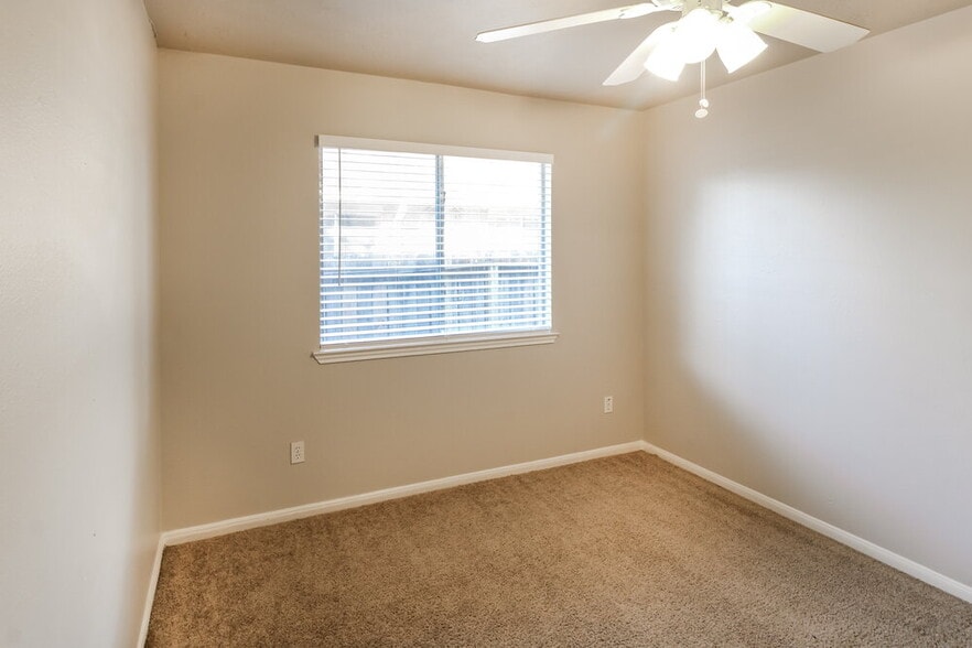 Building Photo - 12315 Claresholm Dr