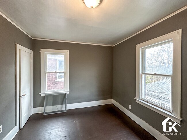 Building Photo - 2732-2734 Clements