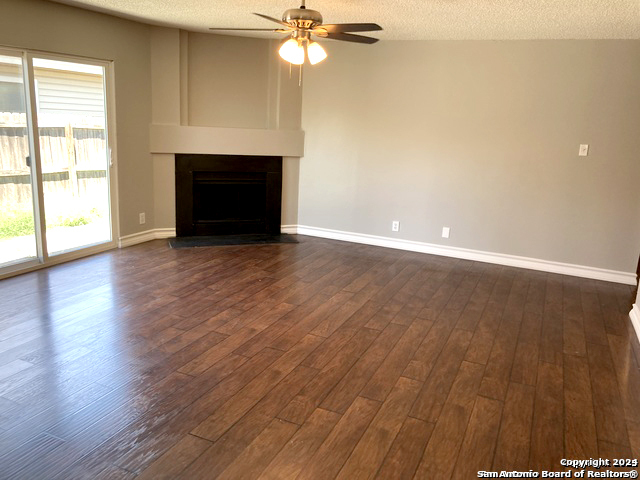 Building Photo - 8338 Bent Meadow Dr