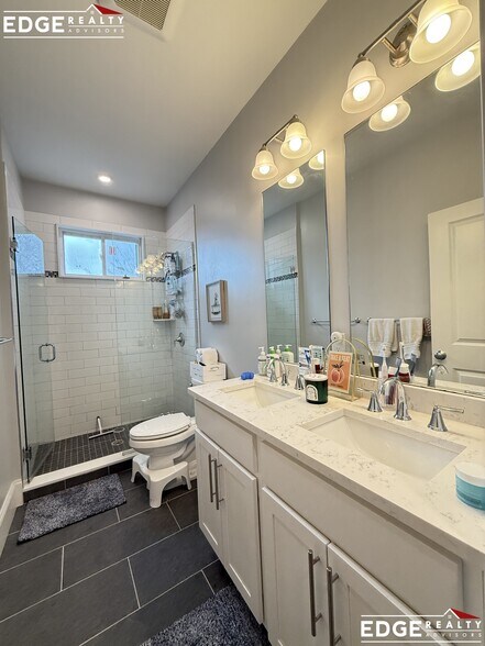 Building Photo - 168 Franklin St