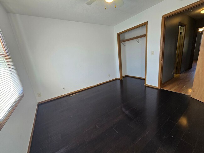 Building Photo - 1501 Northbrook Dr