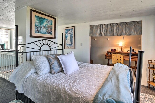 Building Photo - 23984 Skyland Dr