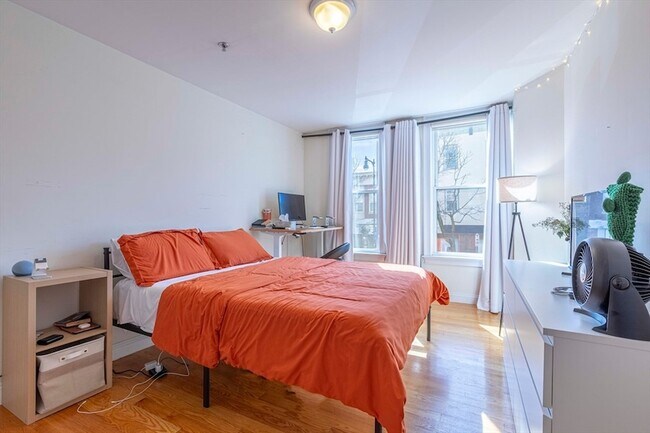 Building Photo - 535 Cambridge St