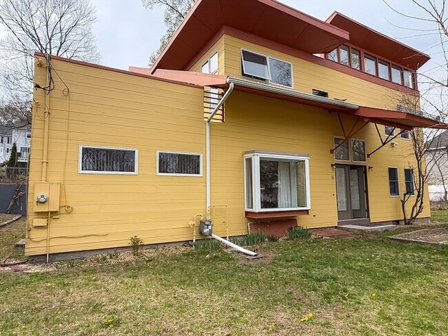 Building Photo - 5 Avondale Ave