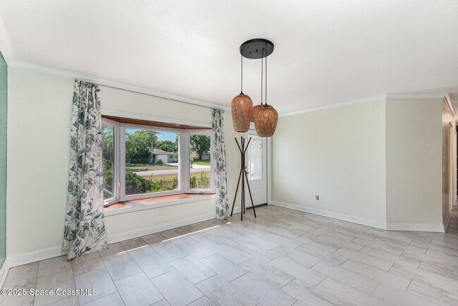 Building Photo - 1241 Riviera Dr NE