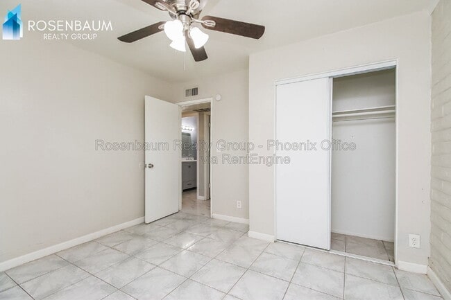 Building Photo - 654 S Mesa Dr