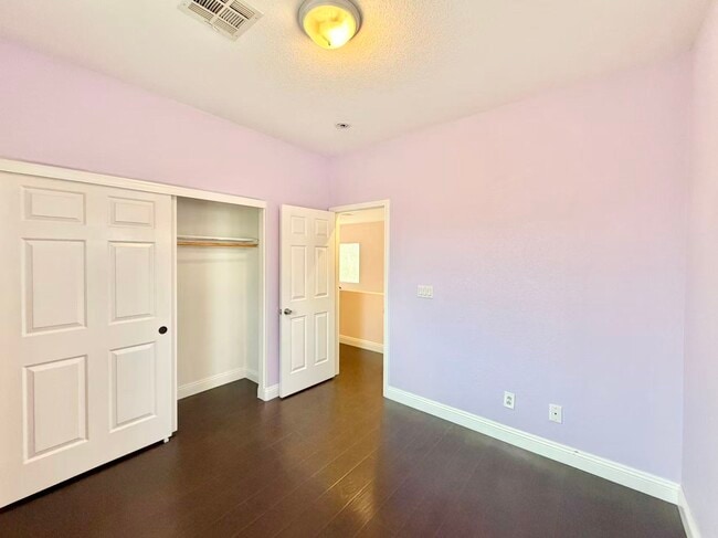Building Photo - 7957 Sky Birch Ct